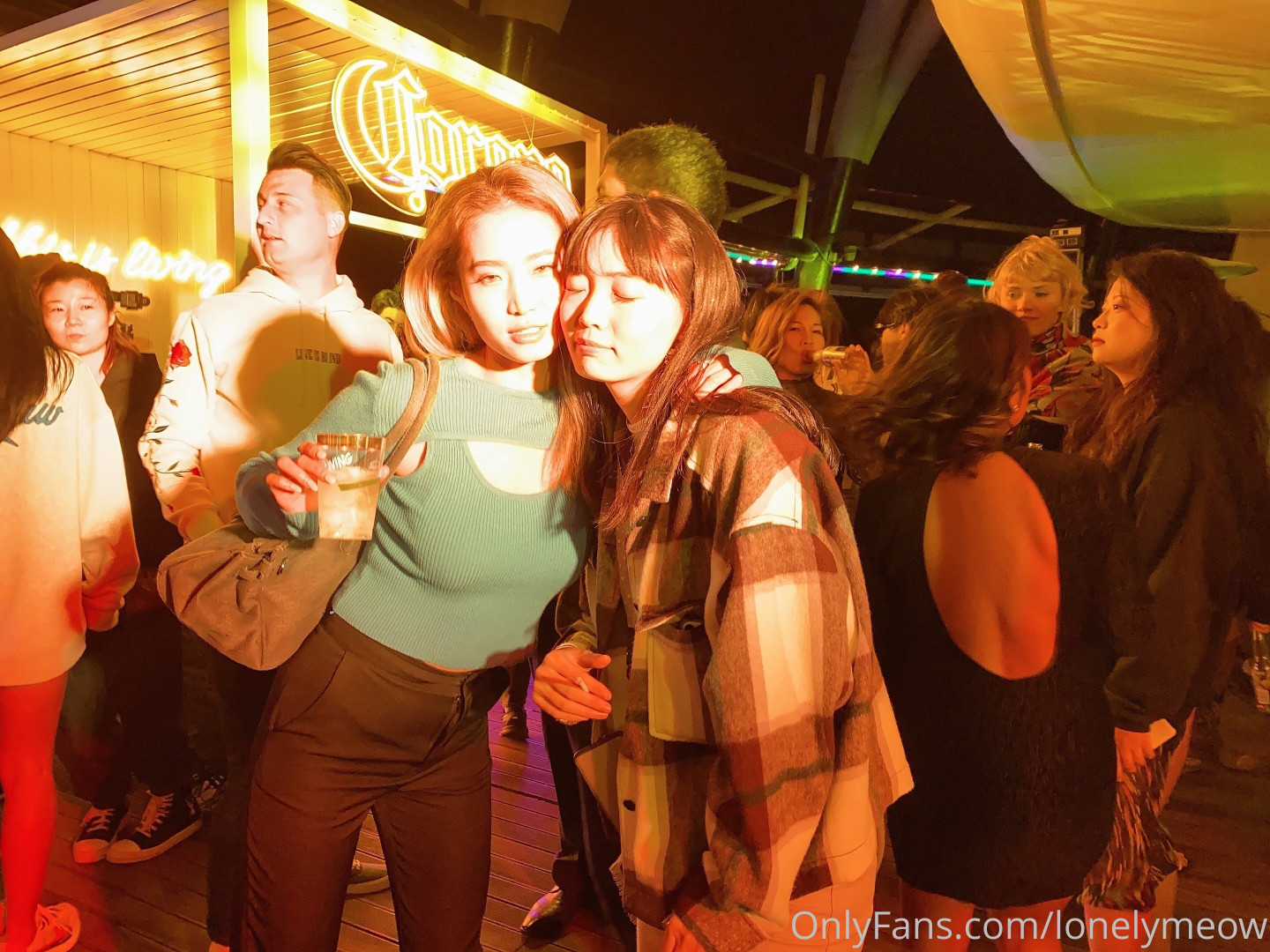 Photo by lonelymeow published on May 22,2023 11:28:36 - BestThots