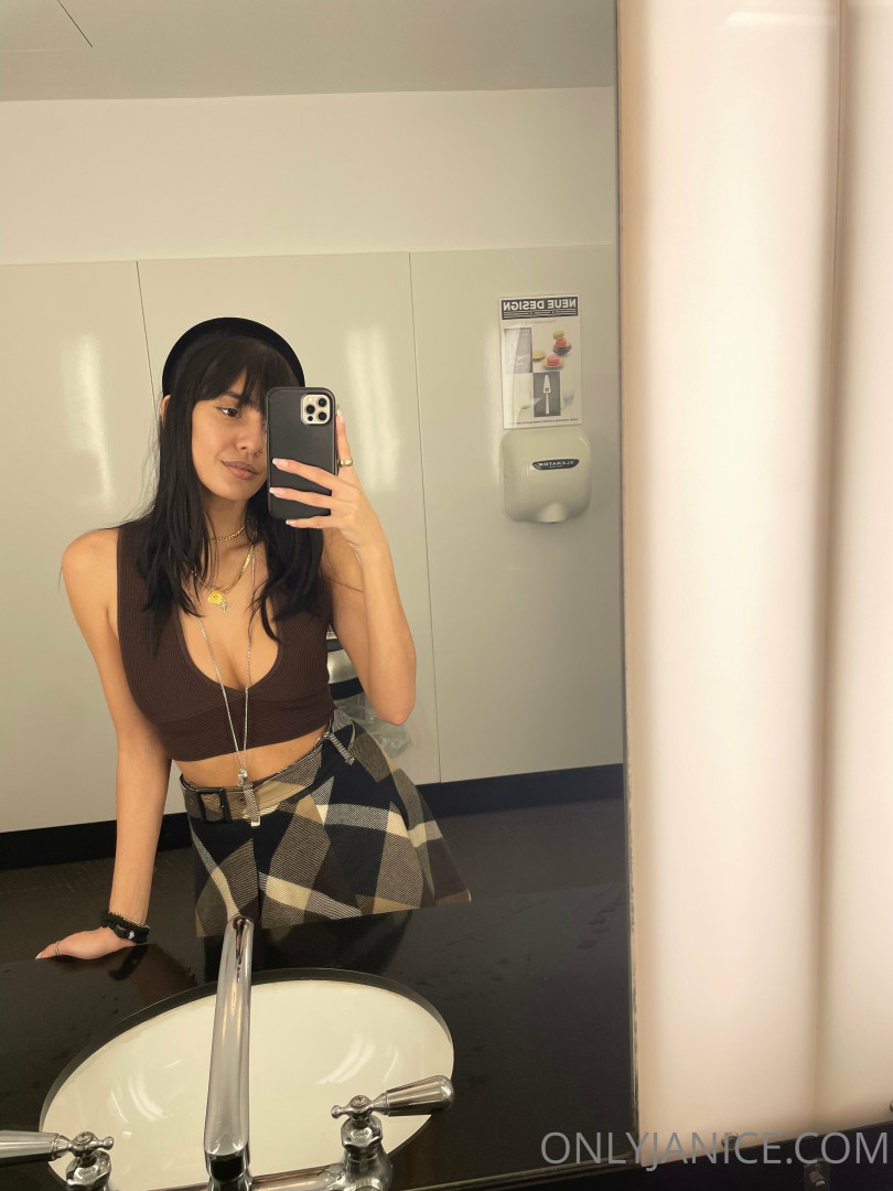 Photo by rejaniced published on August 16,2023 19:33:19 - BestThots