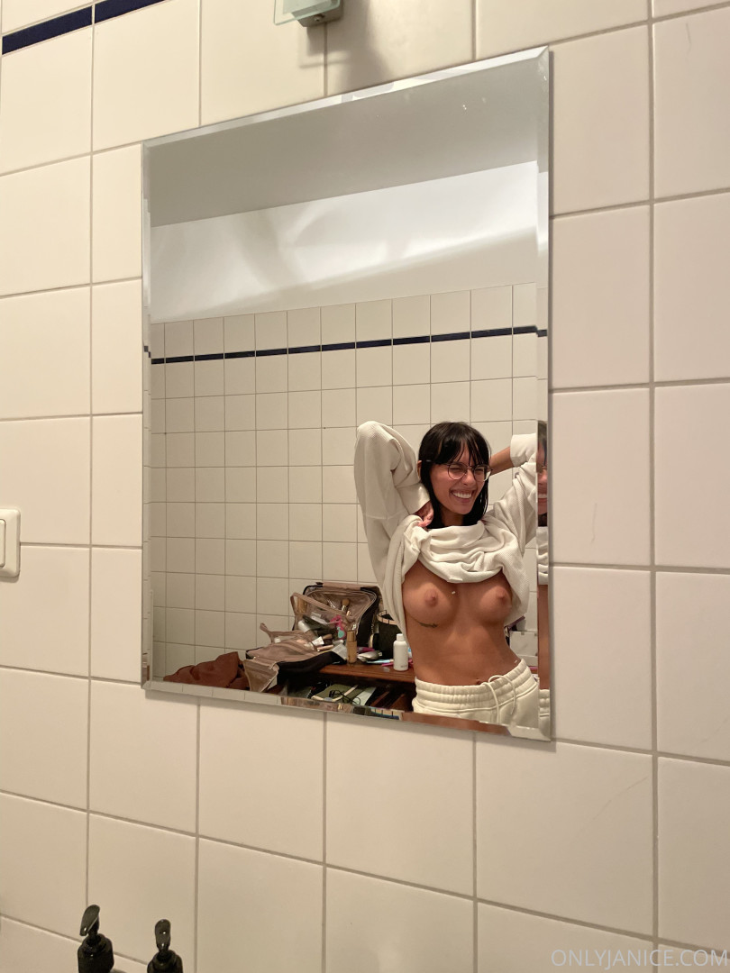 Photo by rejaniced published on August 16,2023 19:52:20 - BestThots