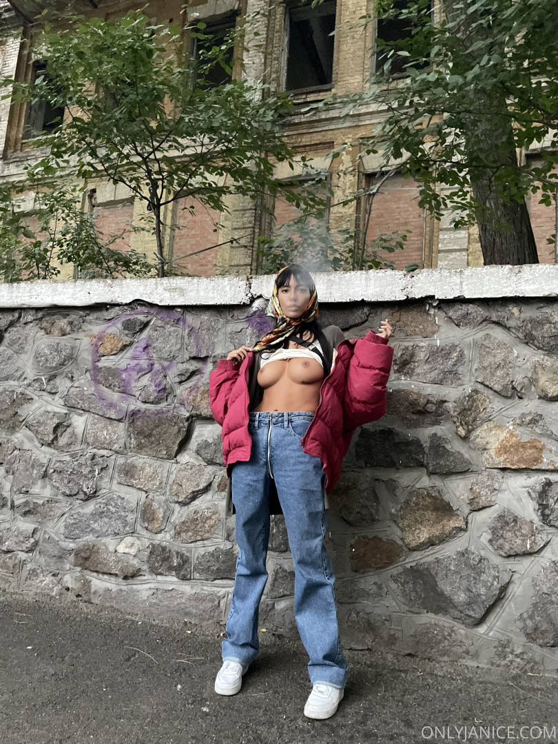 Photo by rejaniced published on August 16,2023 20:18:13 - BestThots