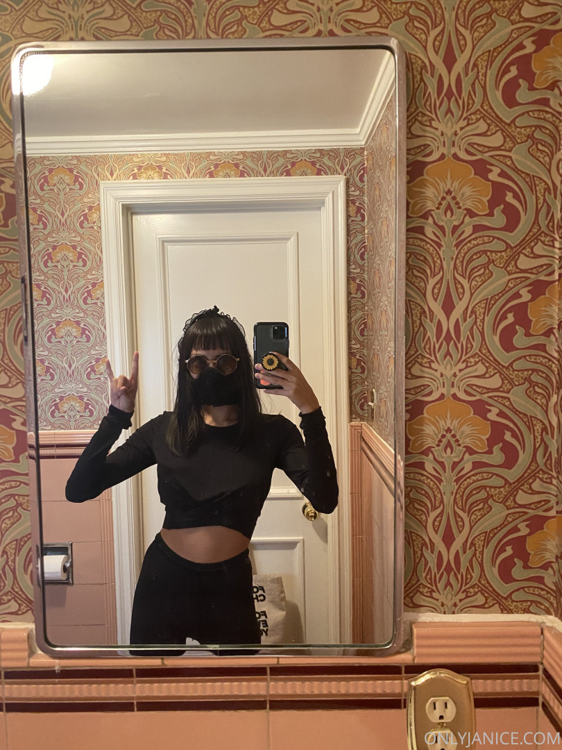 Photo by rejaniced published on August 16,2023 20:20:53 - BestThots