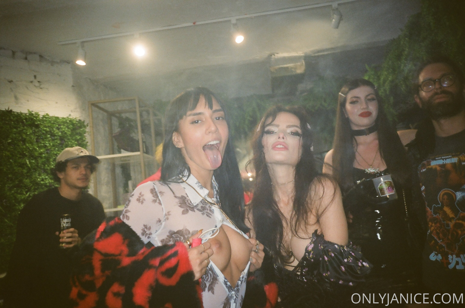 Photo by rejaniced published on August 16,2023 20:27:05 - BestThots