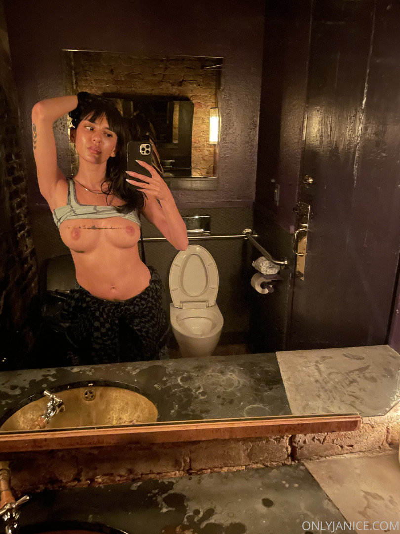 Photo by rejaniced published on August 16,2023 20:27:16 - BestThots