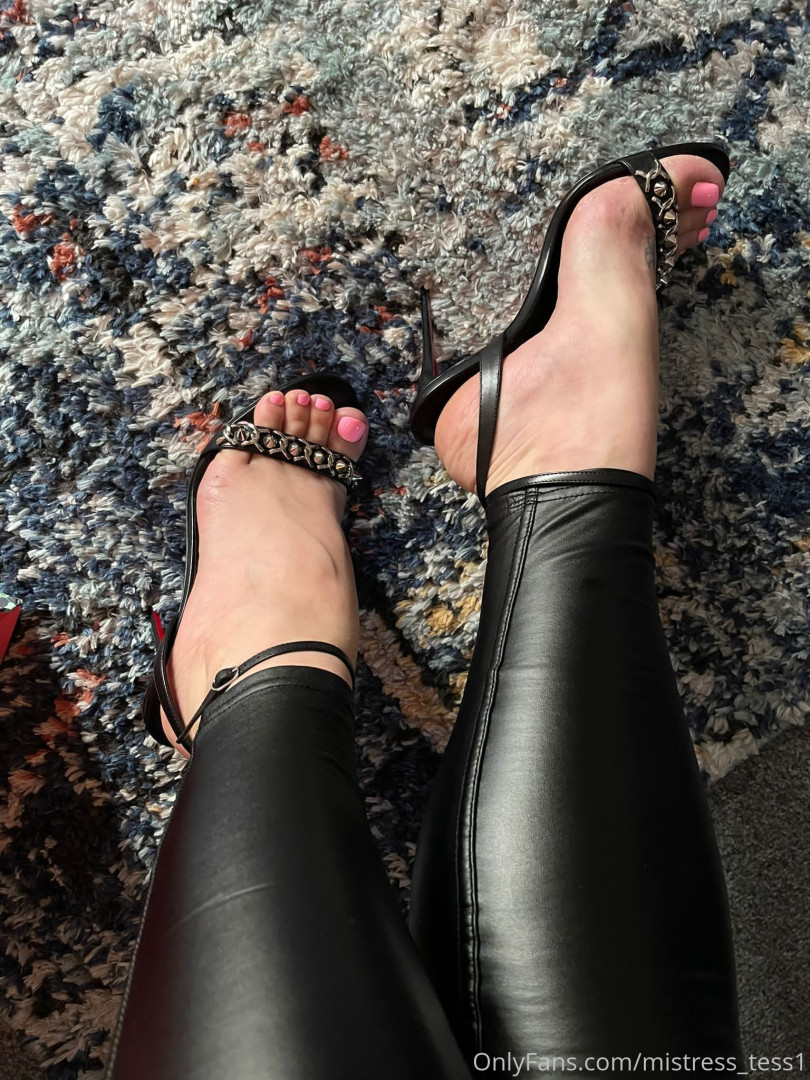 Photo by mistress_tess1 published on October 11,2023 17:47:33 - BestThots