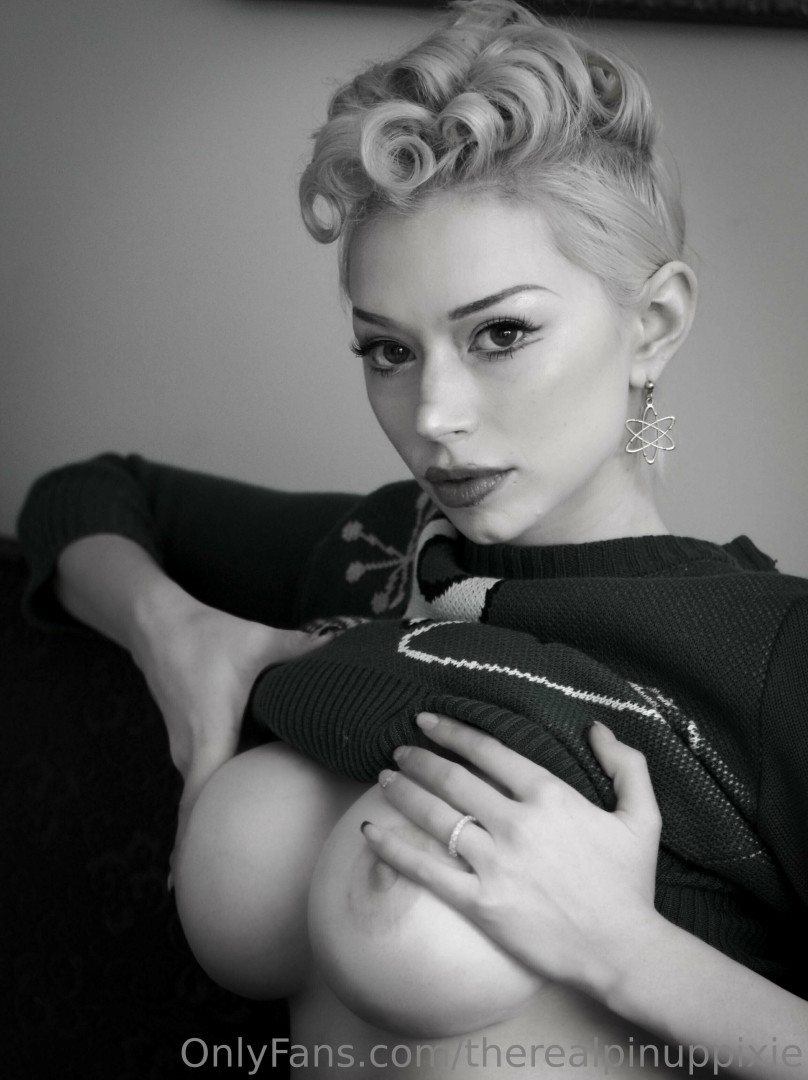 Photo by therealpinuppixie published on October 16,2023 18:38:13 - BestThots