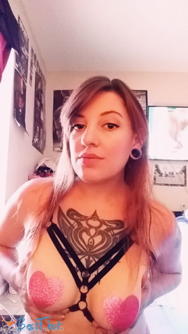 Photo by lewdladyj published on December 16,2024 02:09:22 - BestThots