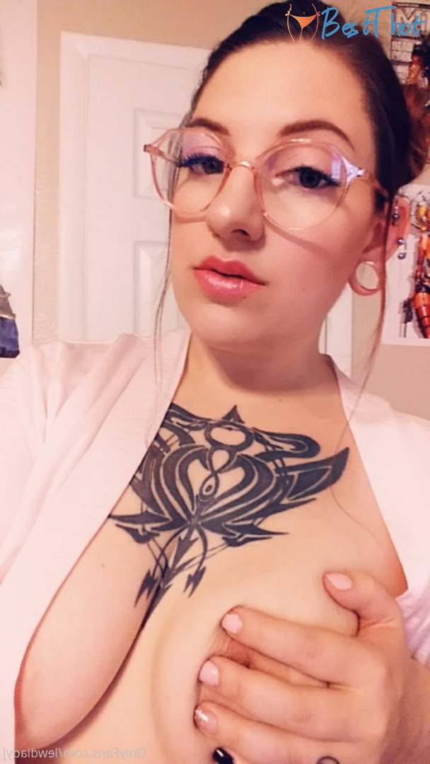 Photo by lewdladyj published on December 16,2024 03:03:51 - BestThots