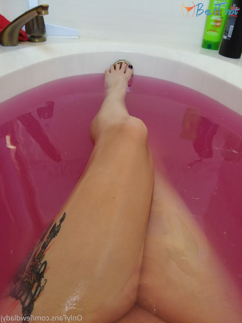 Photo by lewdladyj published on December 16,2024 03:04:12 - BestThots