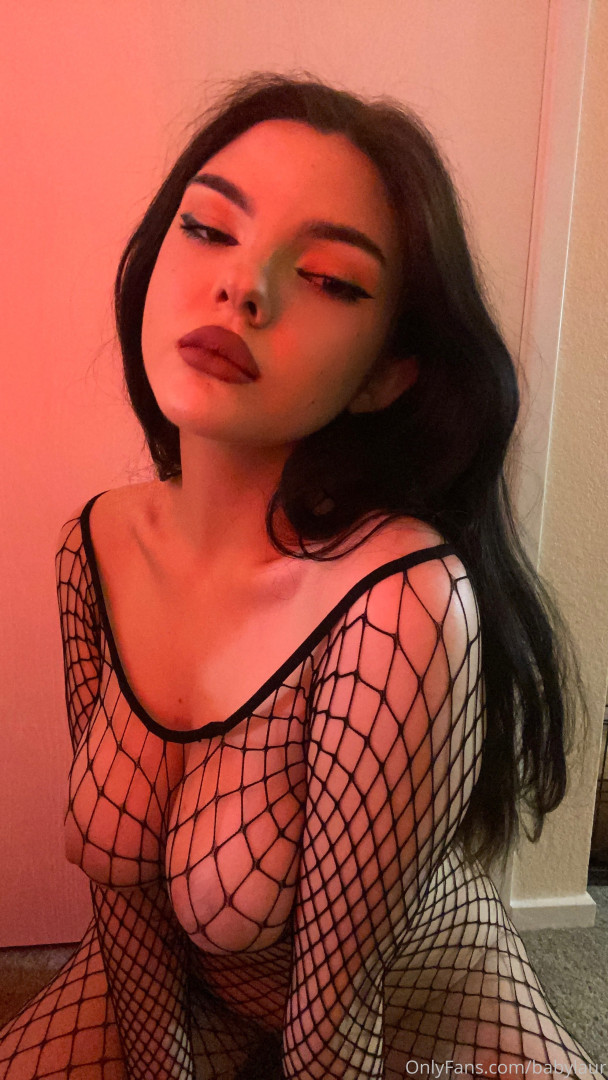 Photo by onlyalinaviolet published on August 30,2023 23:10:18 - BestThots