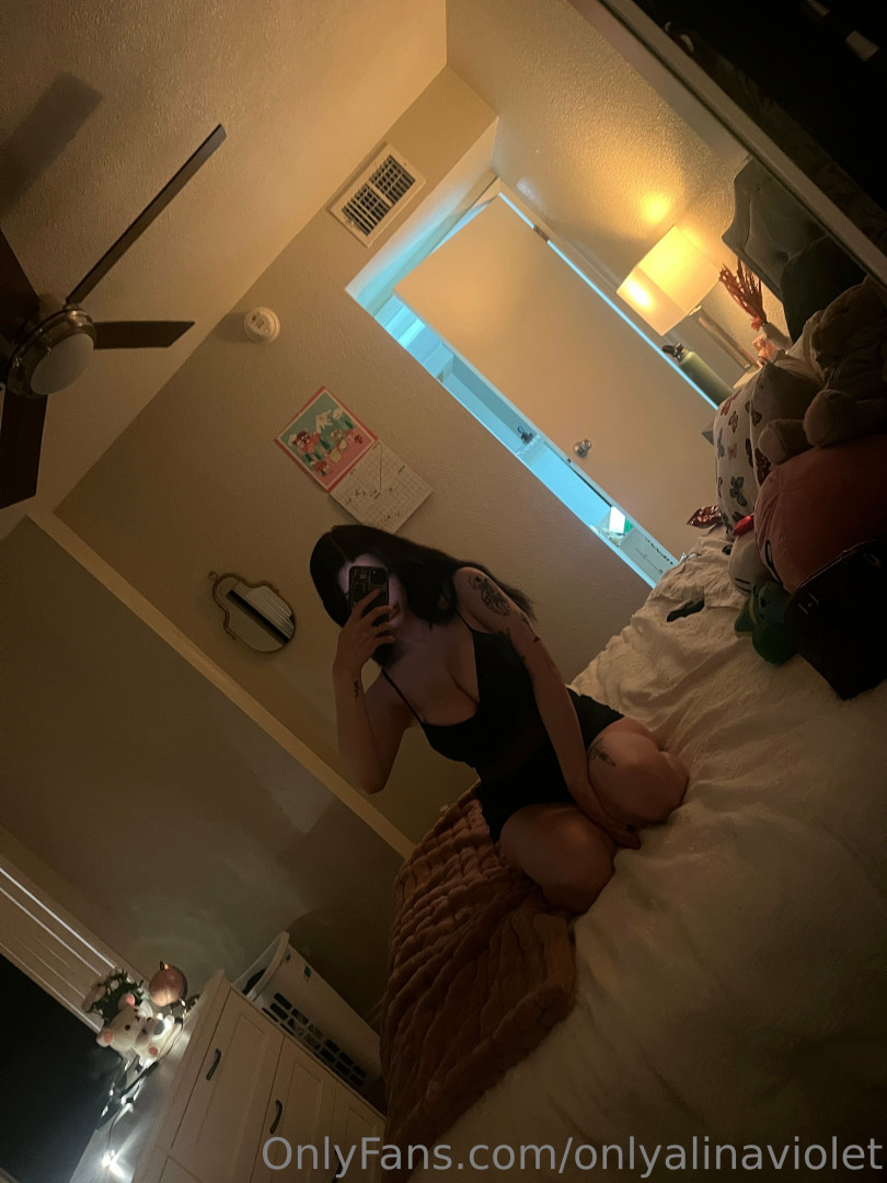Photo by onlyalinaviolet published on August 31,2023 01:33:18 - BestThots