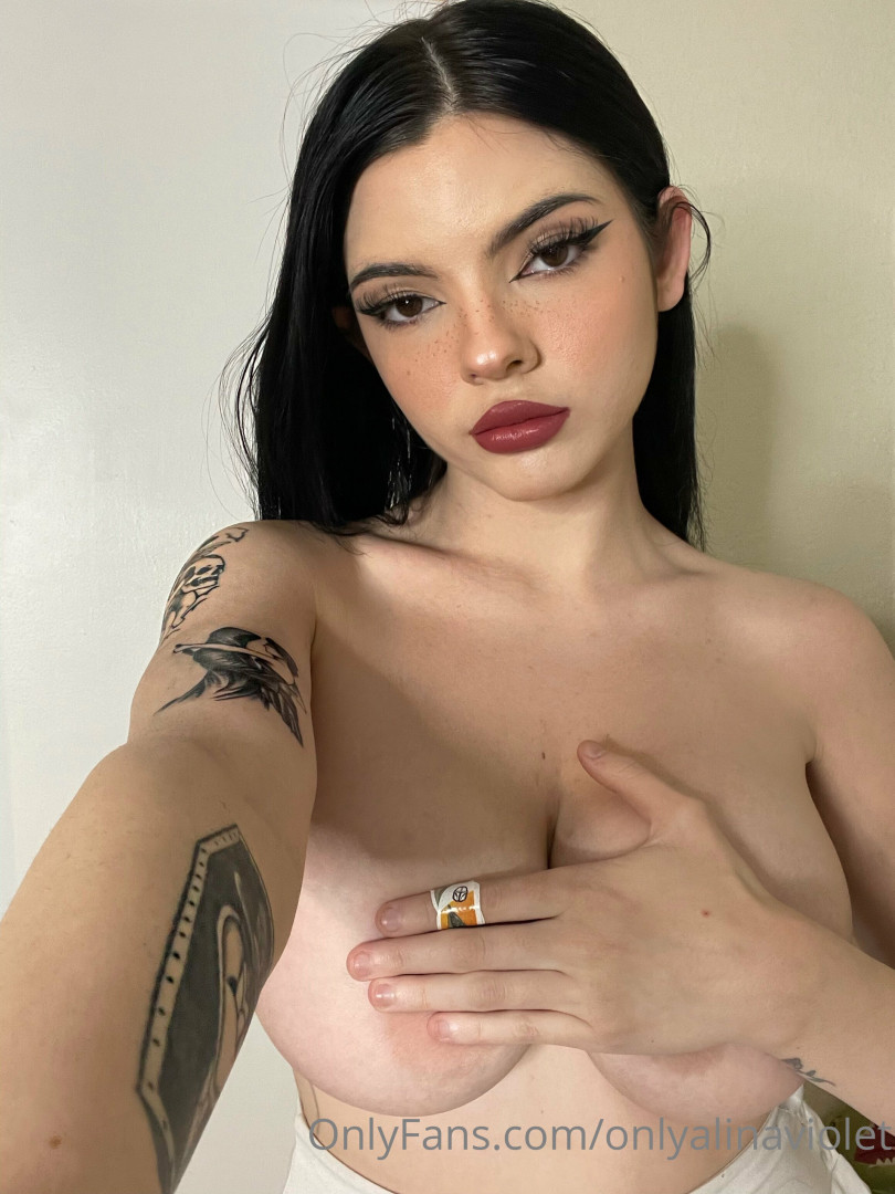 Photo by onlyalinaviolet published on August 31,2023 05:15:03 - BestThots