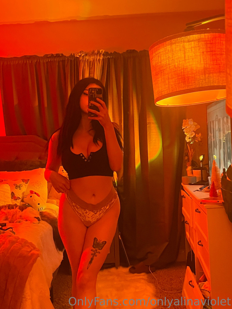 Photo by onlyalinaviolet published on August 31,2023 05:36:48 - BestThots