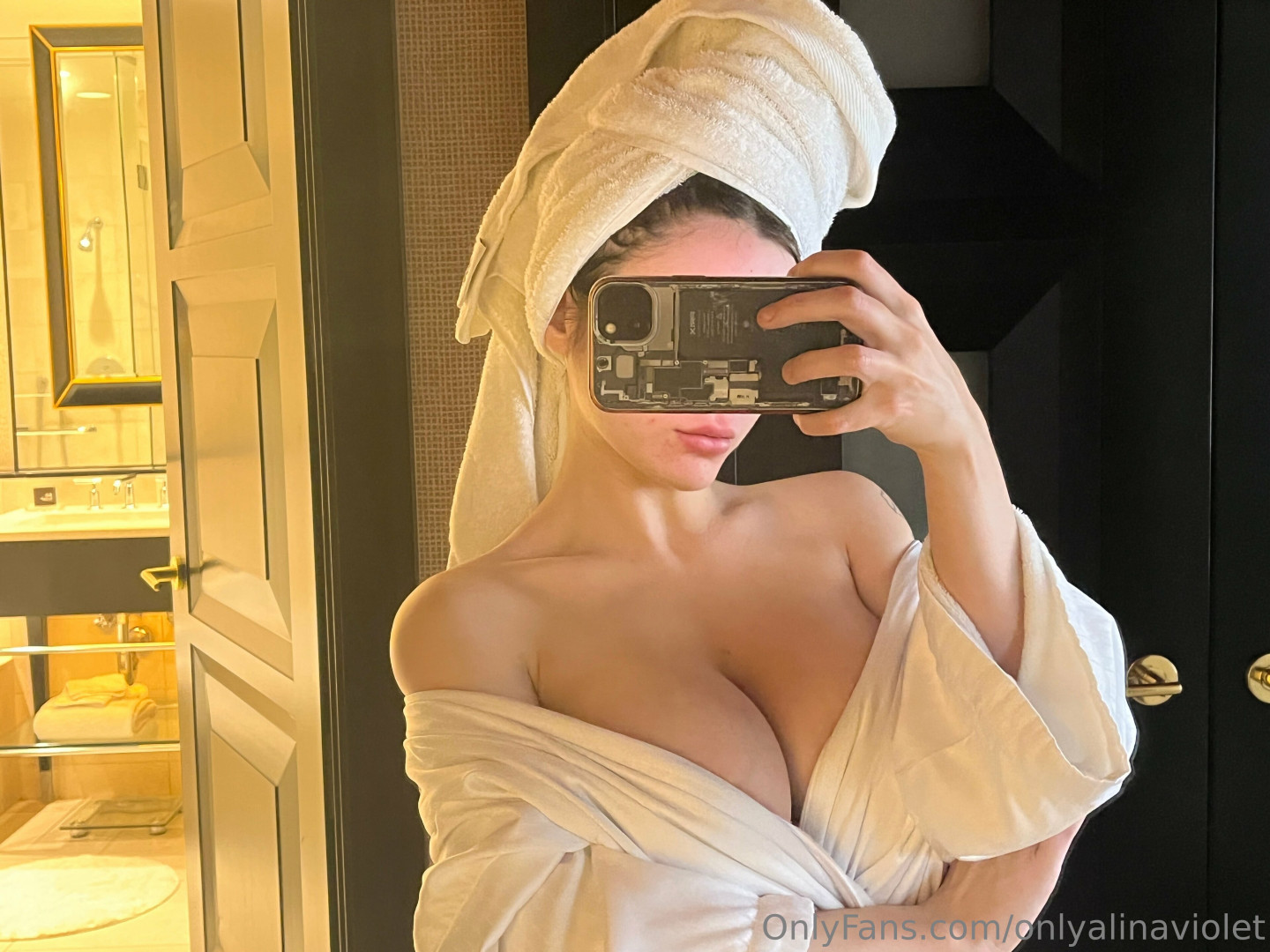 Photo by onlyalinaviolet published on August 31,2023 05:50:01 - BestThots