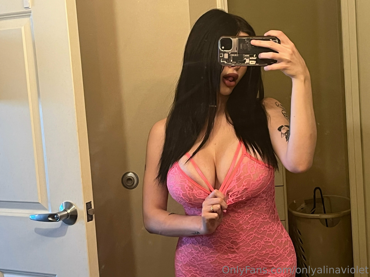 Photo by onlyalinaviolet published on August 31,2023 05:54:23 - BestThots