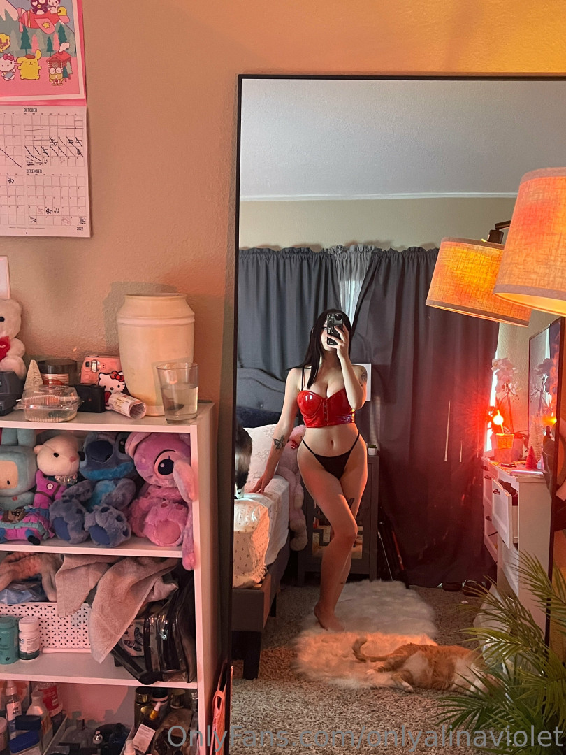 Photo by onlyalinaviolet published on August 31,2023 06:10:07 - BestThots