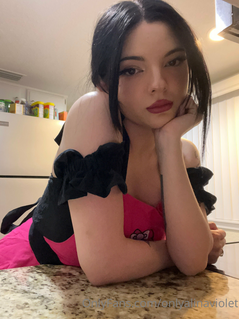 Photo by onlyalinaviolet published on August 31,2023 06:23:06 - BestThots