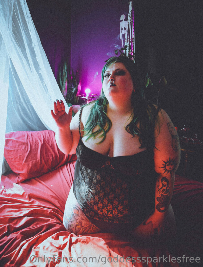 Photo by goddesssparklesfree published on October 16,2023 11:07:04 - BestThots