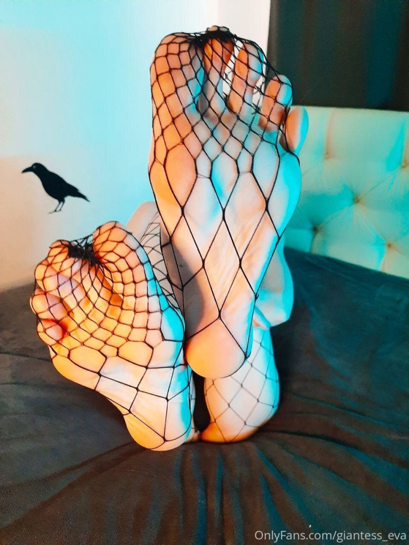 Photo by giantess_eva published on June 9,2023 11:01:13 - BestThots
