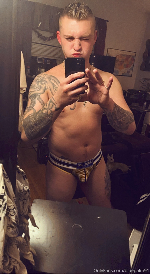 Photo by gayb0ybluepalm91 published on January 13,2024 22:38:20 - BestThots