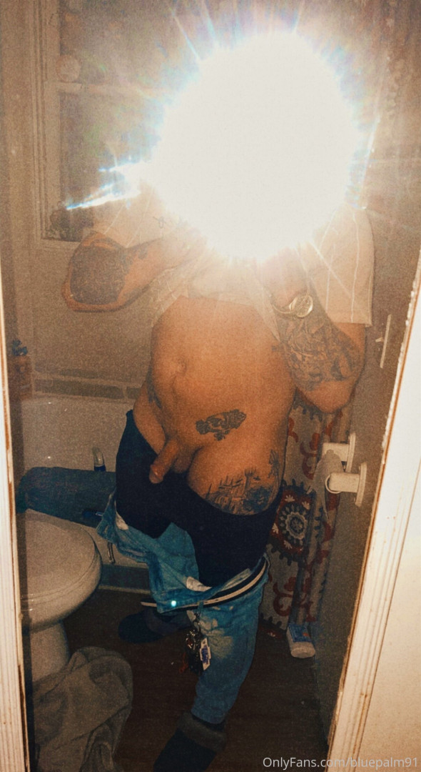 Photo by gayb0ybluepalm91 published on January 13,2024 22:38:37 - BestThots