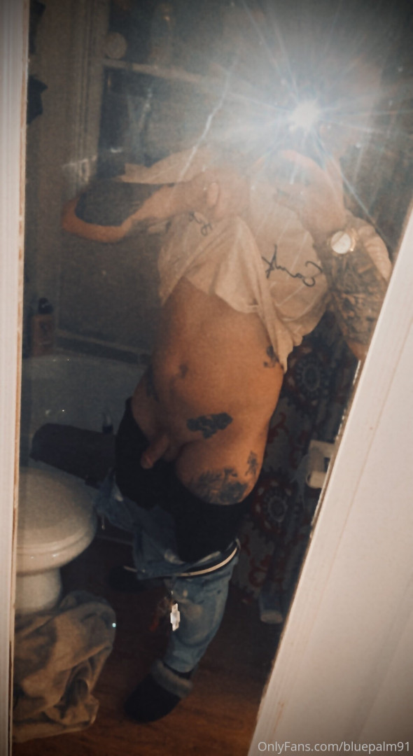 Photo by gayb0ybluepalm91 published on January 13,2024 22:38:45 - BestThots