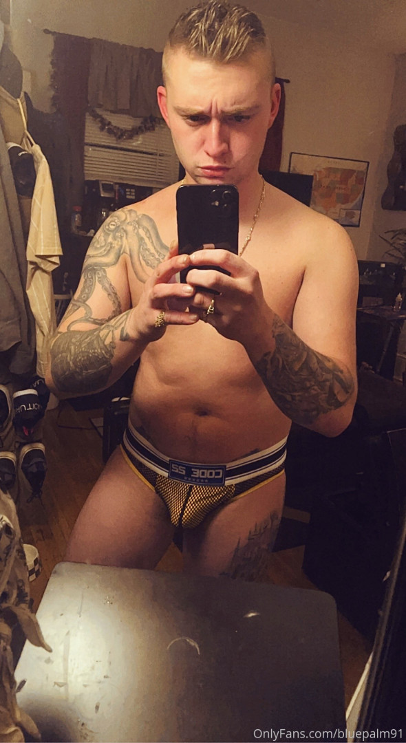 Photo by gayb0ybluepalm91 published on January 13,2024 22:39:21 - BestThots
