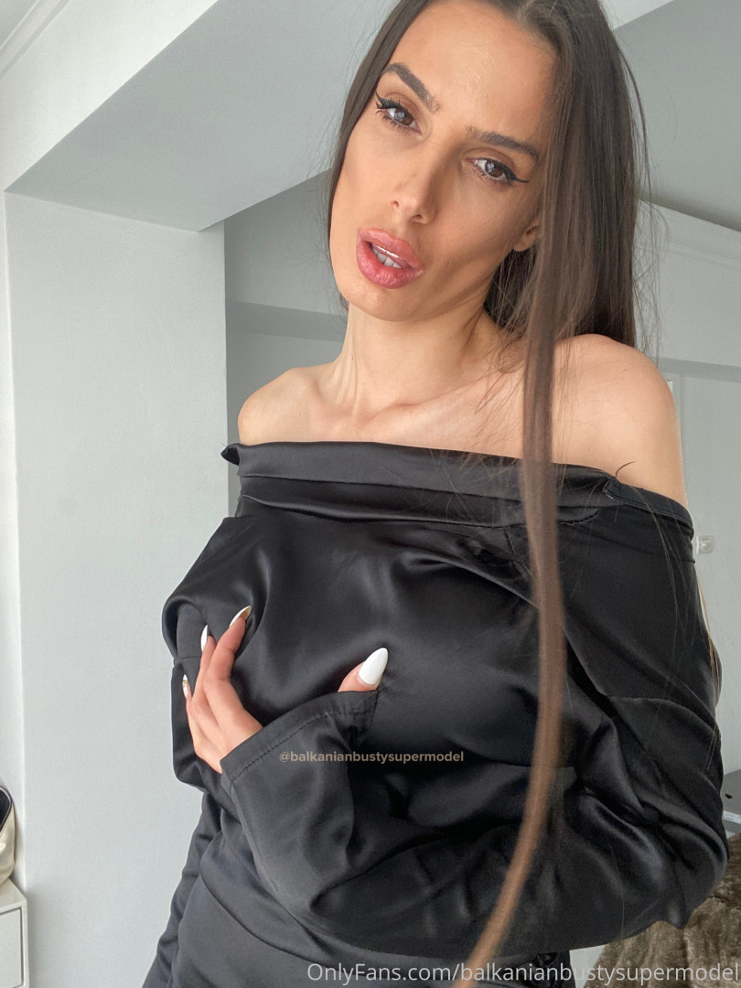 Photo by balkanianbustysupermodel published on October 16,2023 23:08:24 - BestThots