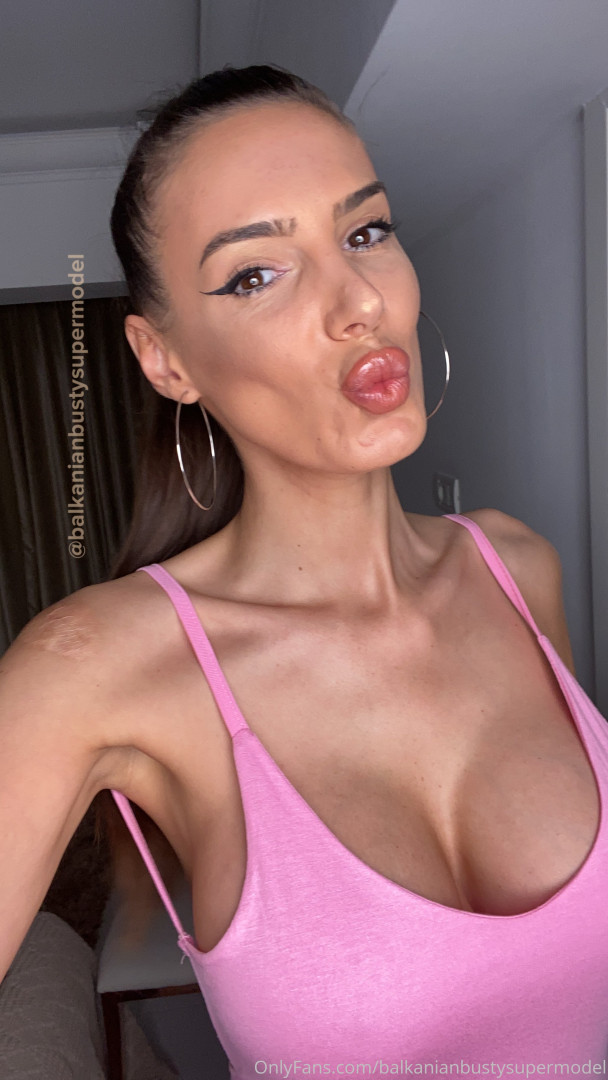 Photo by balkanianbustysupermodel published on October 16,2023 23:24:53 - BestThots