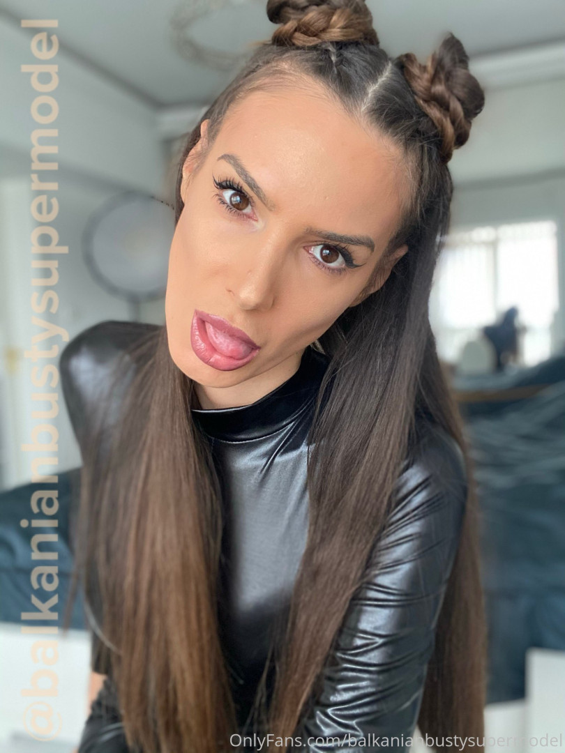 Photo by balkanianbustysupermodel published on October 16,2023 23:27:28 - BestThots