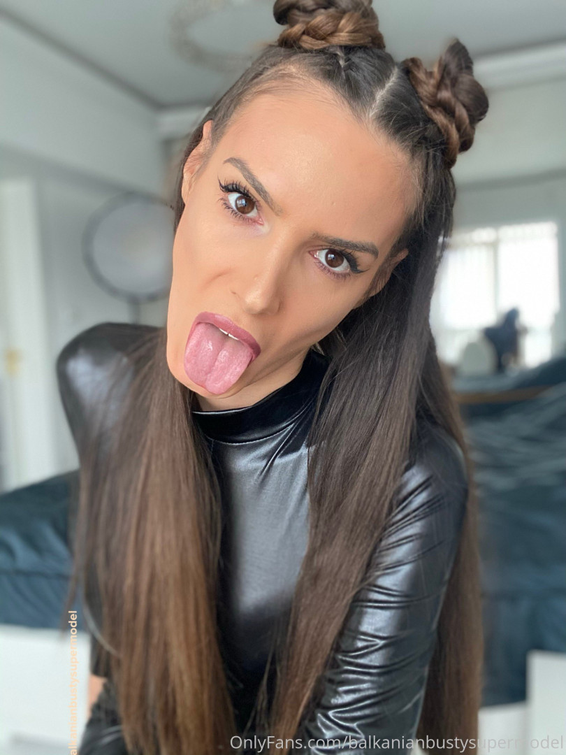 Photo by balkanianbustysupermodel published on October 16,2023 23:39:47 - BestThots