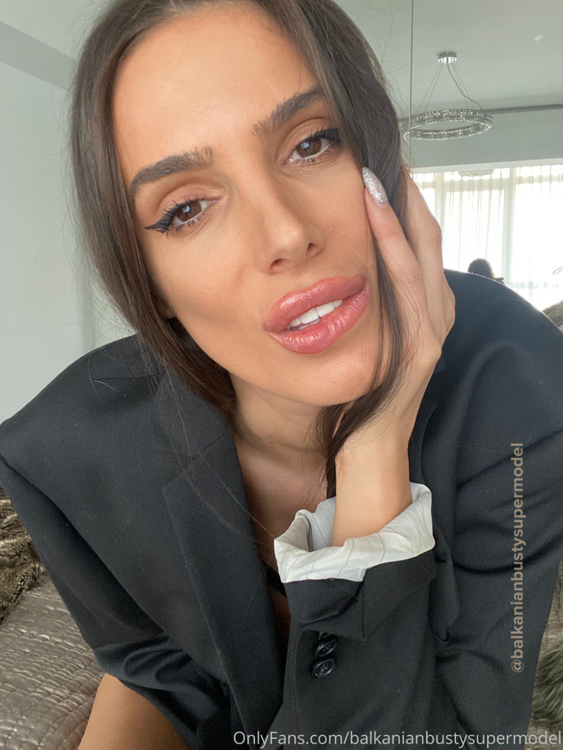 Photo by balkanianbustysupermodel published on October 16,2023 23:43:43 - BestThots