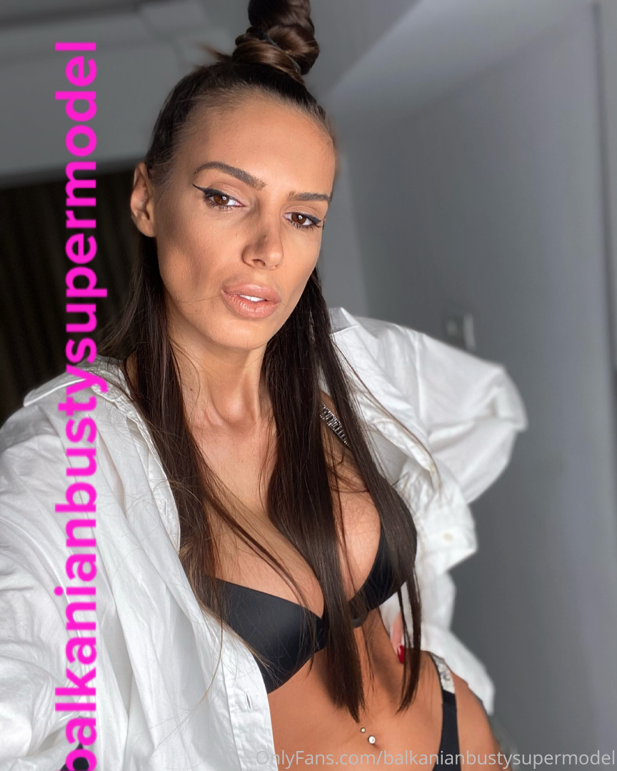 Photo by balkanianbustysupermodel published on October 16,2023 23:46:19 - BestThots