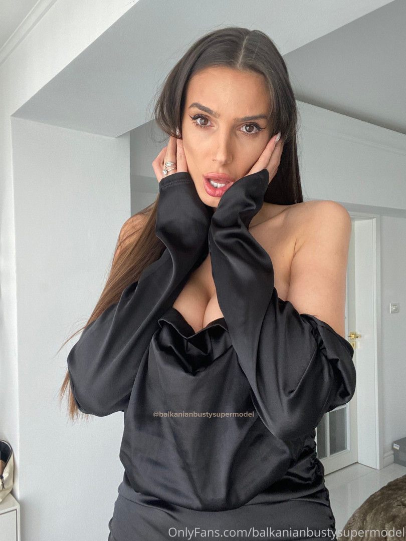 Photo by balkanianbustysupermodel published on October 16,2023 23:55:29 - BestThots