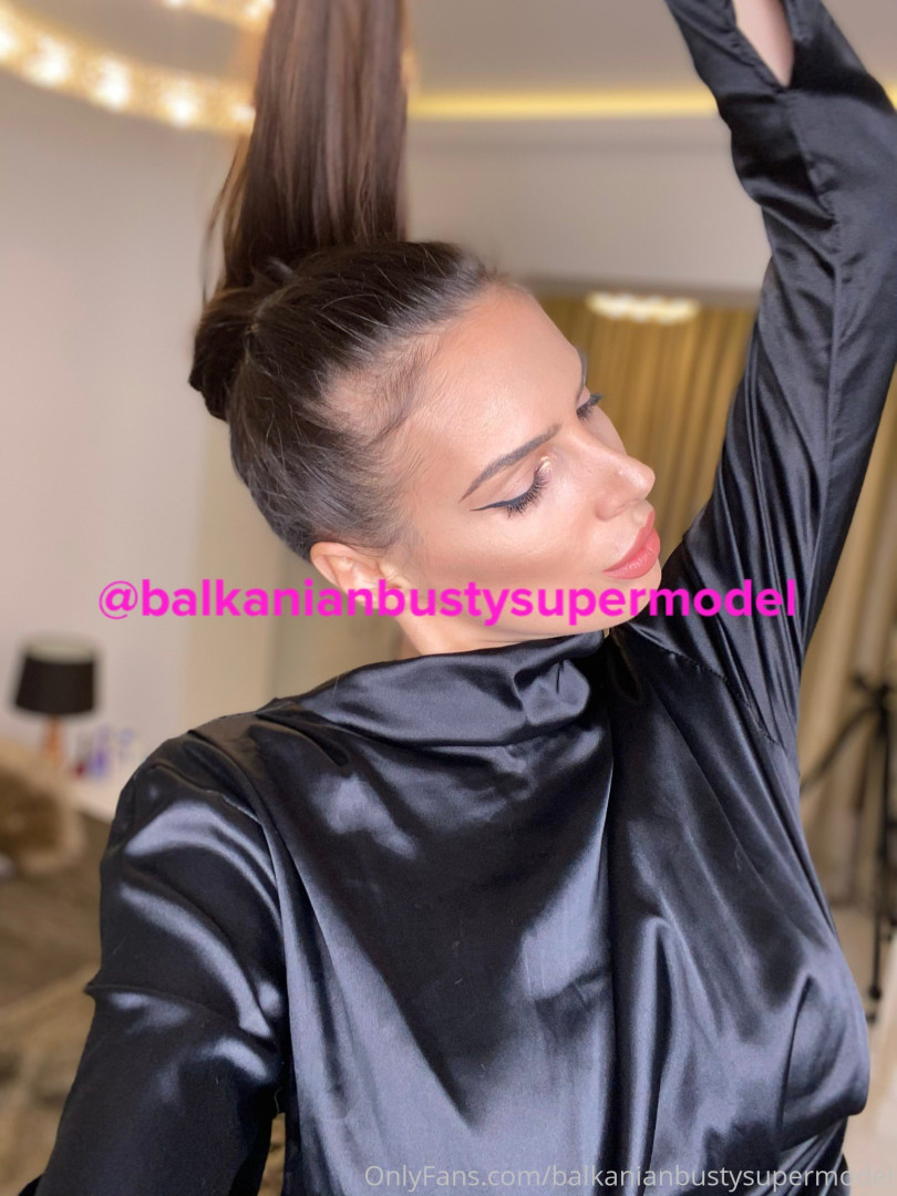 Photo by balkanianbustysupermodel published on October 17,2023 00:13:04 - BestThots
