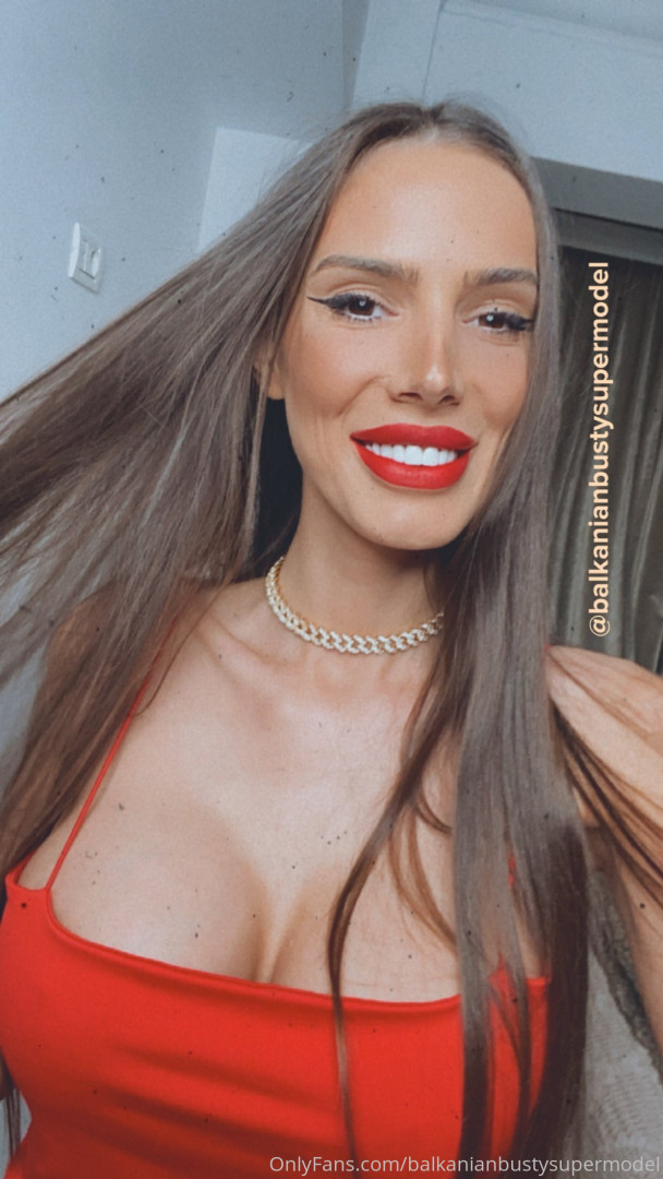 Photo by balkanianbustysupermodel published on October 17,2023 00:17:31 - BestThots