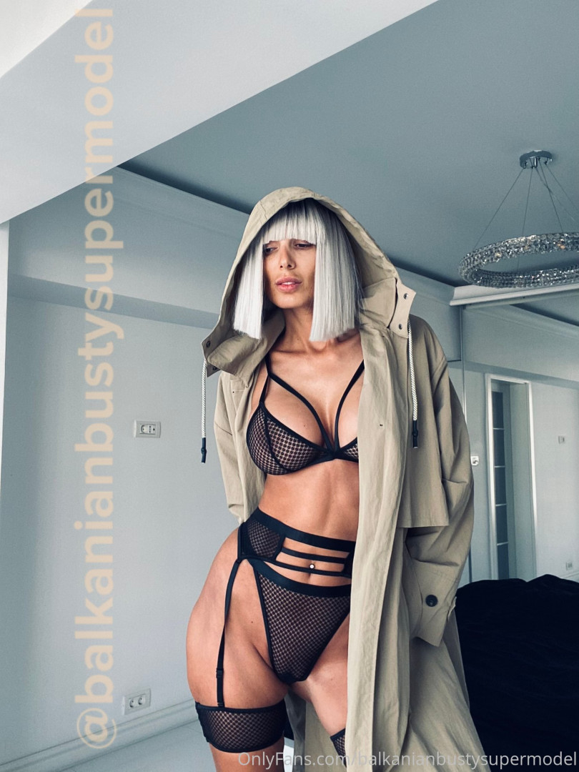 Photo by balkanianbustysupermodel published on October 17,2023 00:18:46 - BestThots