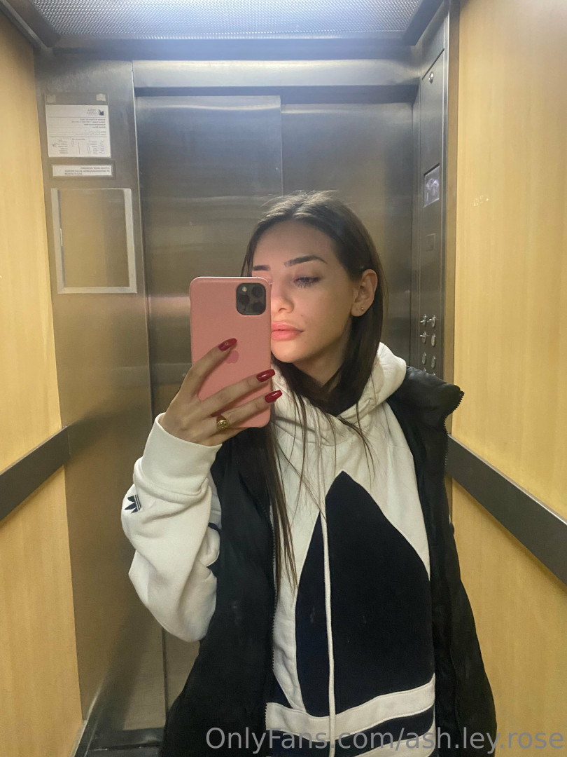 Photo by ash.ley.rose published on November 24,2023 07:12:47 - BestThots