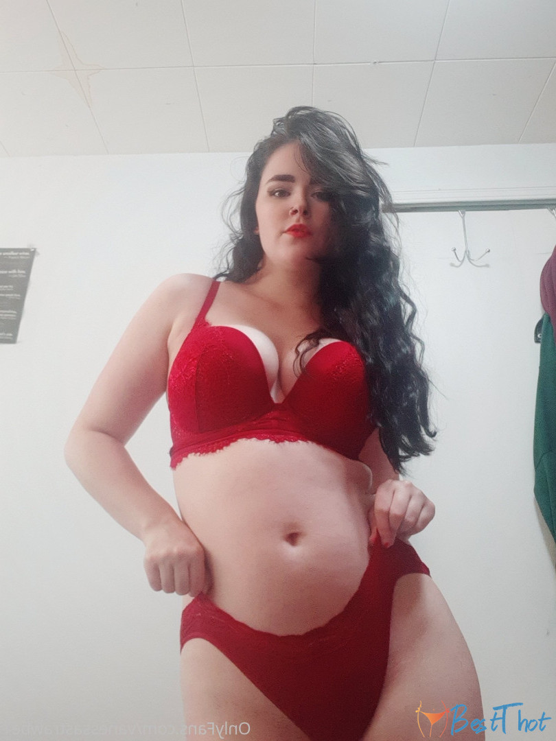 Photo by vanessastrawbe1 published on December 14,2024 06:06:16 - BestThots