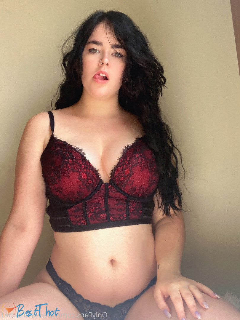 Photo by vanessastrawbe1 published on December 14,2024 07:02:32 - BestThots