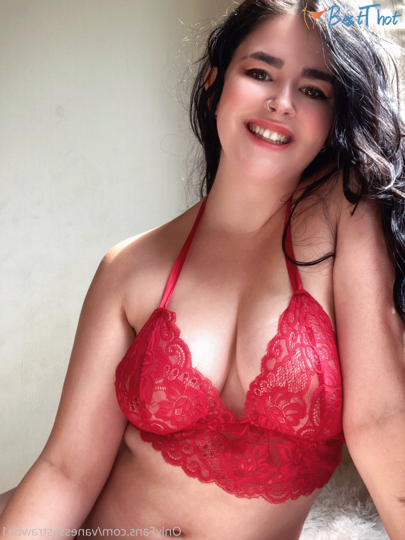 Photo by vanessastrawbe1 published on December 14,2024 07:03:04 - BestThots