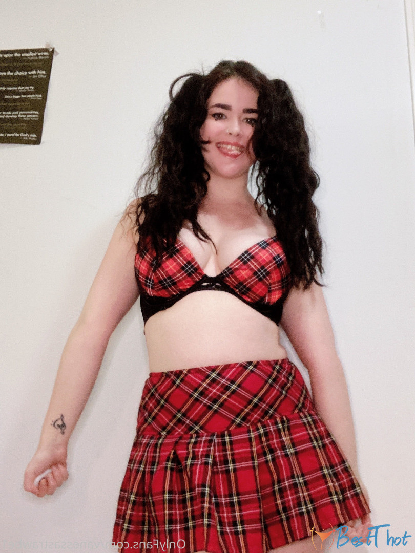 Photo by vanessastrawbe1 published on December 14,2024 07:03:45 - BestThots