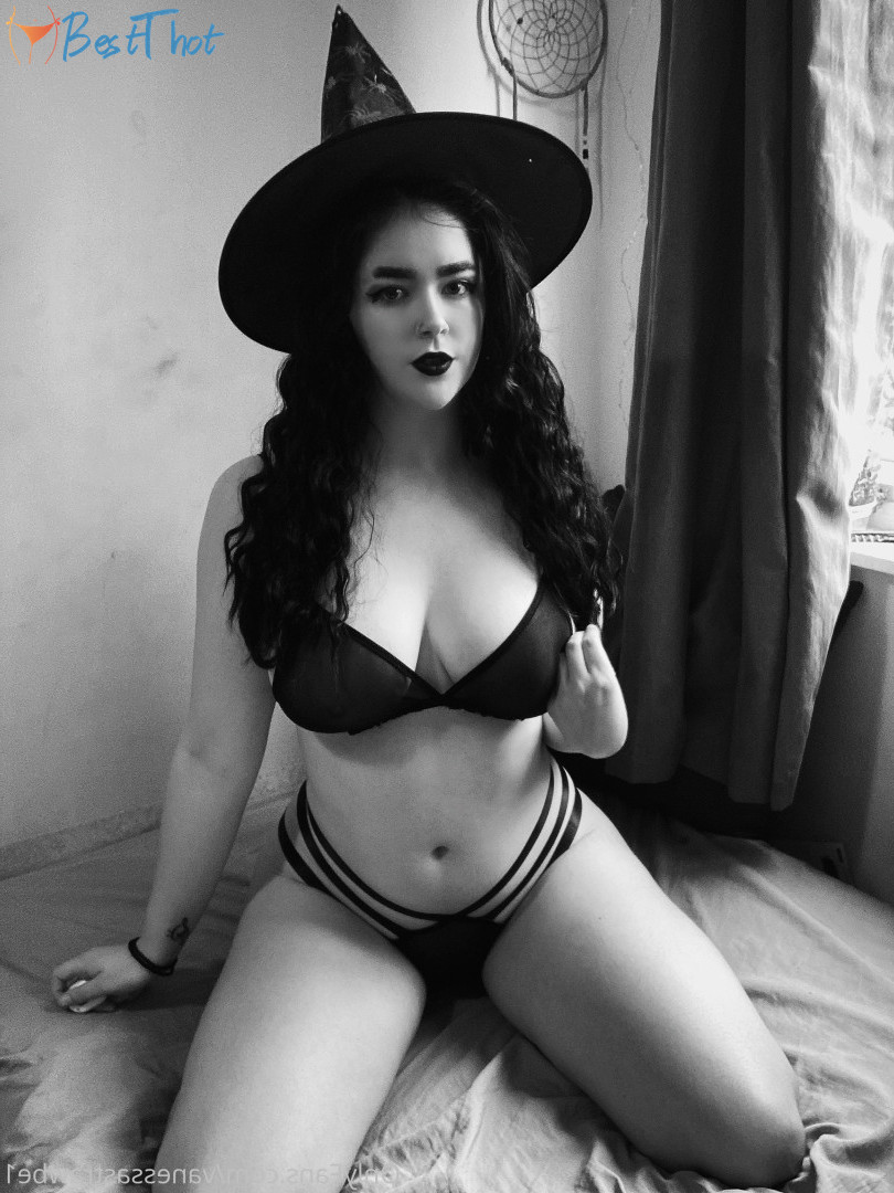 Photo by vanessastrawbe1 published on December 14,2024 07:05:05 - BestThots