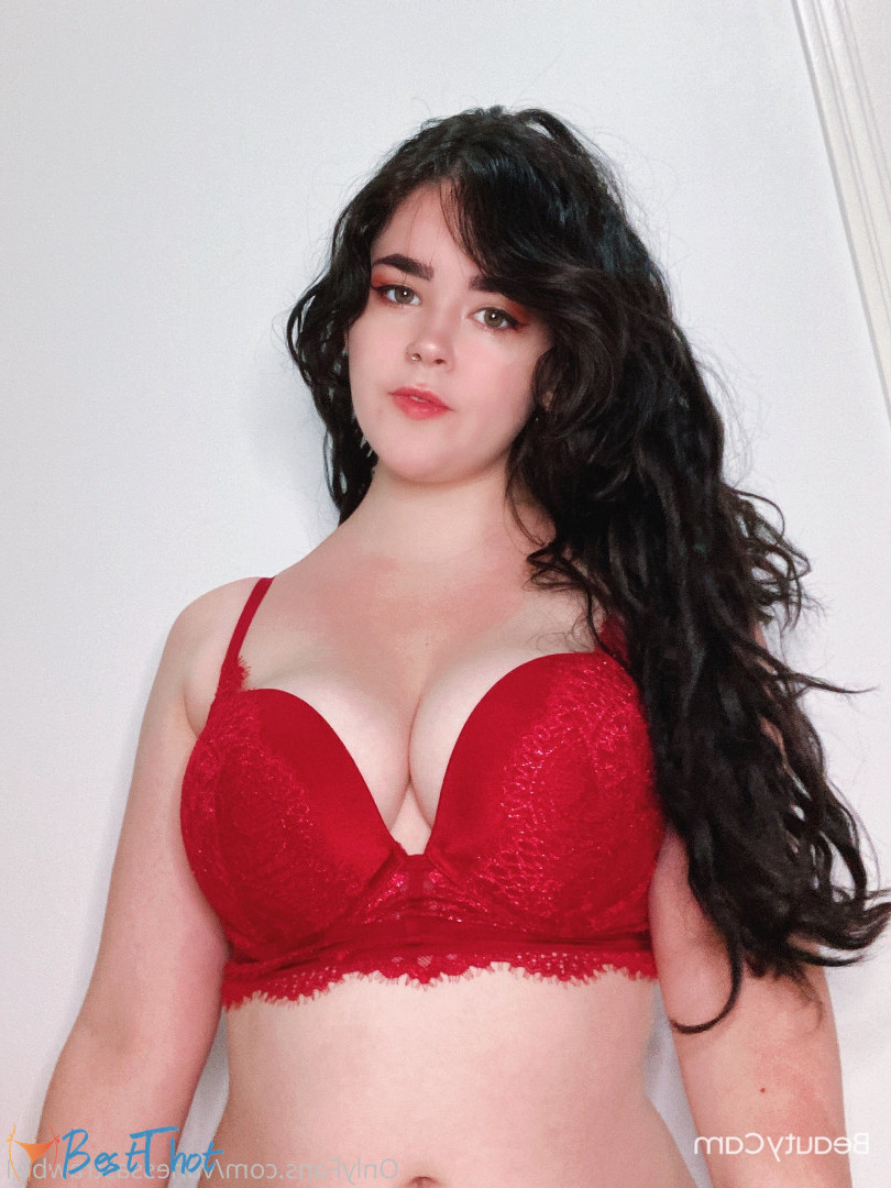 Photo by vanessastrawbe1 published on December 14,2024 07:06:26 - BestThots