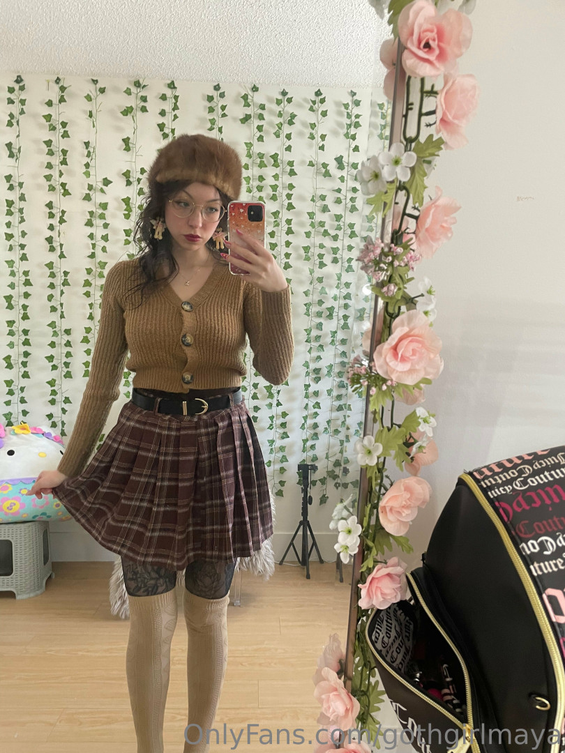 Photo by gothgirlmaya published on July 25,2023 17:34:23 - BestThots