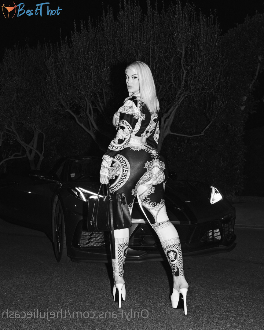 Photo by thejuliecash published on December 23,2024 17:11:23 - BestThots