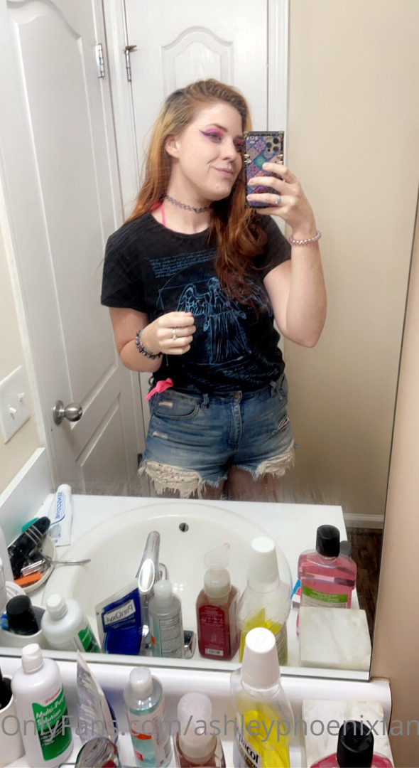 Photo by ashleyphoenixfans published on November 2,2023 11:08:19 - BestThots