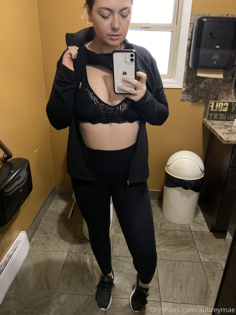 Photo by aubreymae published on October 17,2023 07:52:02 - BestThots