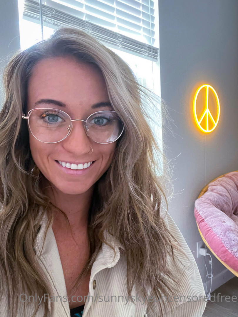 Photo by sunnyskyeuncensoredfree published on May 17,2023 12:45:46 - BestThots