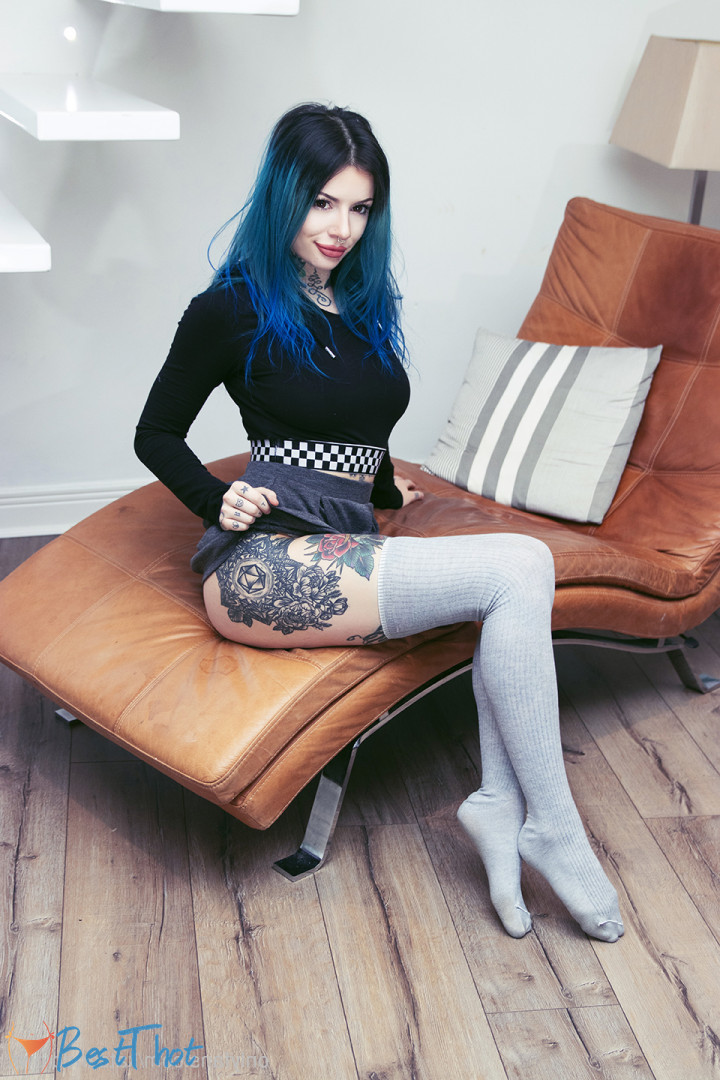 Photo by katsandcrows published on December 13,2024 14:02:56 - BestThots