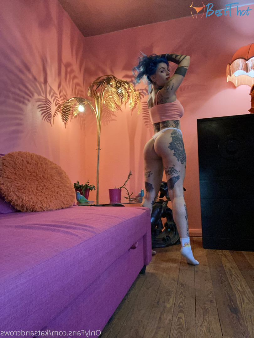 Photo by katsandcrows published on December 13,2024 15:02:12 - BestThots